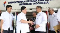 Ketua Akuatik Indonesia, Anindya Bakrie, beserta jajarannya melakukan audiensi dengan Menteri Pemuda dan Olahraga (Menpora) RI, Erick Thohir, di Kantor Kementerian Pemuda dan Olahraga (Kemenpora) RI, Jakarta Pusat, Jumat (24-10-2025) pagi WIB. (Bola.com/Muhammad Iqbal Ichsan)