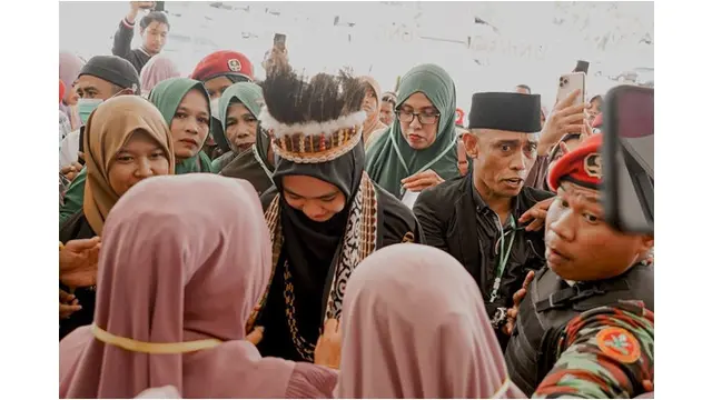 6 Momen Oki Setiana Dewi Lakukan Safari Dakwah di Papua, Semangat Berbagi Ilmu