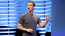 Sementara di posisi lima ada pendiri Facebook Mark Zuckerberg. Pada tahun 2017 ini, aset kekayaan Mark ditaksir 57,6 miliar dolar Amerika, atau sekitar 749 triliun rupiah. (AP Photo/Eric Risberg, File)