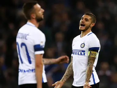 Ekpsresi kapten Inter Milan, Mauro Emanuel Icardi (kanan) saat timnya kalah dari Sampdoria pada lanjutan Serie A Italia di Luigi Ferraris Stadium, Genoa (30/10/2016). (AFP/Marco Bertorello)