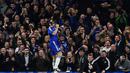 Ekspresi pemain Chelsea, Cesar Azpilicueta, setelah mencetak gol ke gawang West Bromwich Albion dalam lanjutan Liga Inggris di Stadion Stamford Bridge, London, (13/1/2016). (AFP/Ben Stansall)