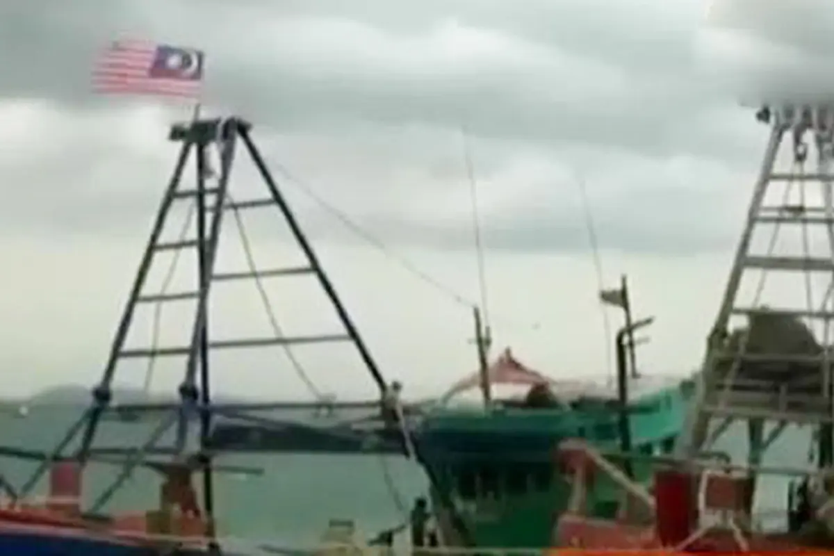 Polisi Tangkap 2 Kapal Asing Berbendara Malaysia