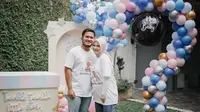 Momen Kesha Ratuliu dan Adhi Permana Ungkap Jenis Kelamin Anak. (Sumber: Instagram.com/kesharatuliu05)