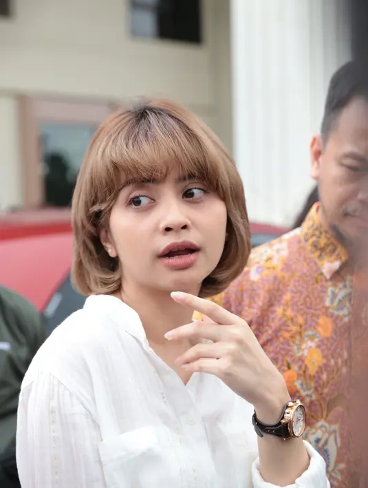 Bukan persoalan ekonomi yang sempat disebut sebagai penyebab perceraian mereka, Tiwi mengungkap masalah yang menyebabkan perceraiannya dengan suami, Shogo. (Adrian Putra/Bintang.com)