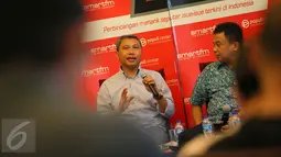 Direktur PPIM Universitas Islam Negeri, Ali Munhanif saat menjadi pembicara dalam diskusi bertajuk "Mengapa Teror Jakarta Tak Mampu Meneror Kita?" di Jakarta, Sabtu (15/1). (Liputan6.com/Faizal Fanani)