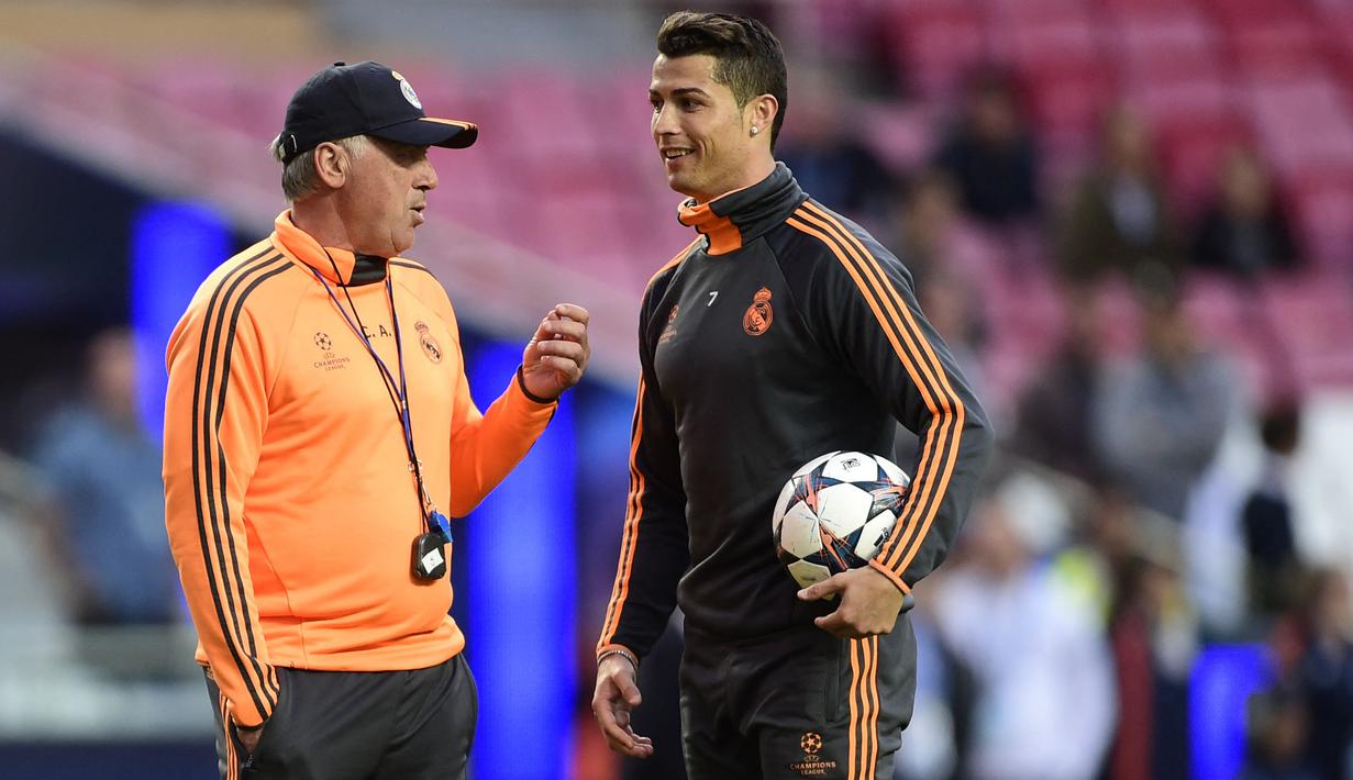Carlo Ancelotti adalah salah satu dari segelintir ahli taktik yang telah memenangkan gelar liga di empat negara berbeda. Di bawah pelatih Italia tersebut, Cristiano Ronaldo mampu berada di puncak kejayaannya dengan mencetak 112 gol hanya dalam 101 laga di semua kompetisi. (AFP/Javier Soriano)