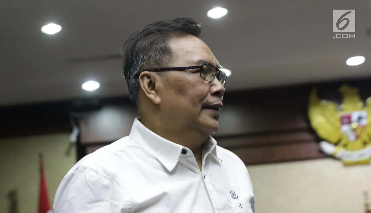 Terdakwa kasus dugaan suap pencemaran limbah sawit yang juga anggota nonaktif DPRD Kalteng, Punding LH Bangkan usai saat sidang putusan di Pengadilan Tipikor, Jakarta, Rabu (3/7/2019). Punding LH Bangkan dijatuhi hukuman lima tahun penjara, denda Rp200 juta . (Liputan6.com/Helmi Fithriansyah)