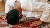 Bacaan Dzikir dan Doa setelah Sholat Witir agar Hati Tenang Teks Arab, Latin, Arti dan Fadhilahnya