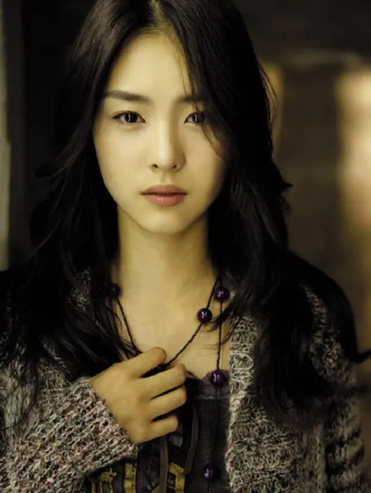 Hal tersebut bermula saat Kang Ho Dong menggoda Lee Yeon Hee dan menyebutnya sebagai wanita yang cantik. Akan tetapi di luar dugaan, Lee Yeon Hee menanggapi godaan itu dengan serius. (Foto: Soompi.com)