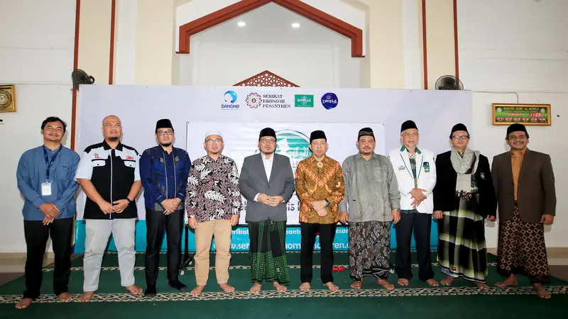 Danone Indonesia menggandeng Yayasan Sinergi Ekosistem Pesantren (SEP) bekerjasama dengan Rabithah Ma'ahid Islamiyah Nahdlatul Ulama (RMI NU) Kabupaten Bogor meluncurkan Program Sekolah Bisnis Pesantren (SBP).