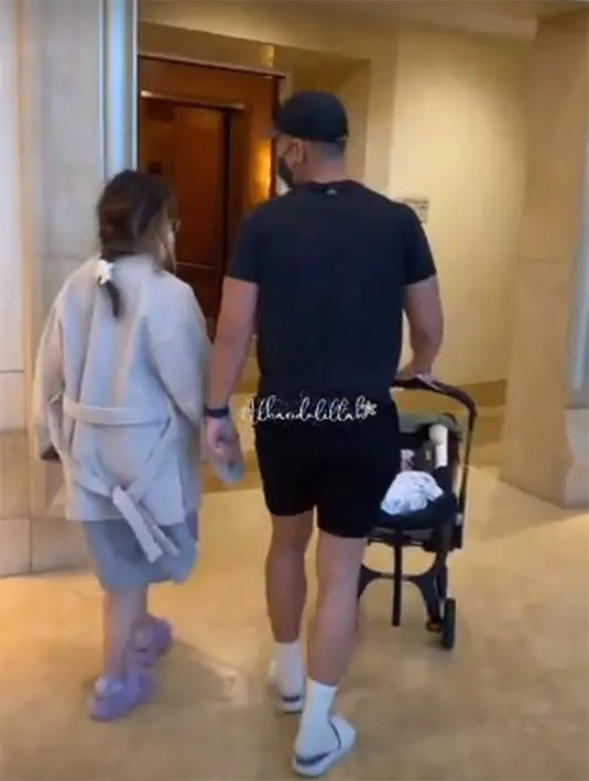 Nikita Willy (Instagram/yorafebrina)