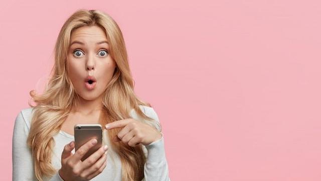 Ilustrasi Membalas Chat. (foto: Pinterest/Freepik).