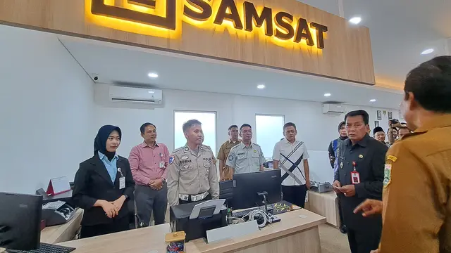 Bupati Tangerang Moch. Maesyal Rasyid usai meresmikan Gerai Pelayanan Publik Kabupaten Tangerang, di Pasar Modern Intermoda BSD, Senin (21/4/2025).