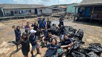 Viral aksi Ksatria Batam bersih-bersih 5 ton sampah. (Sumber: Instagram/ksatriabatam)