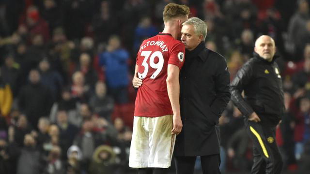 Wajah Kecewa Jose Mourinho di Old Trafford