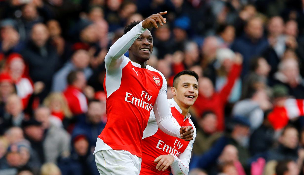 Ekspresi striker Arsenal, Danny Welbeck (kiri), setelah mencetak gol kemenangan ke gawang Leicester City dalam laga Liga Inggris di Stadion Emirates, London, Minggu (14/2/2016). (Reuters/Darren Staples)