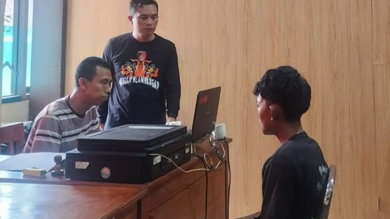 Pria bertato curi uang Rp 50 juta dari minimarket