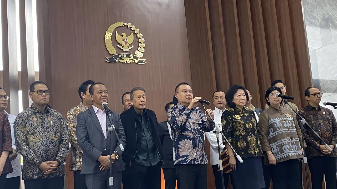 Konferensi pers DPR bersama Dewan Ekonomi Nasional (DEN), Kementerian Keuangan (Kemenkeu), Kementerian ESDM, Bank Indonesia (BI) membahas kondisi ekonomi nasional.