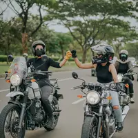 Rayakan Hari Perempuan Internasional bersama Royal Einfield. (Foto: Instagram/ Royal Einfield).