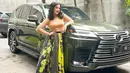 Melalui akun Instagram, Tasya Farasya tampak memamerkan mobil barunya. Mobil tersebut juga diketahui merupakan mobil impian Tasya Farasya sejak lama (Liputan6.com/IG/@tasyafarasya)