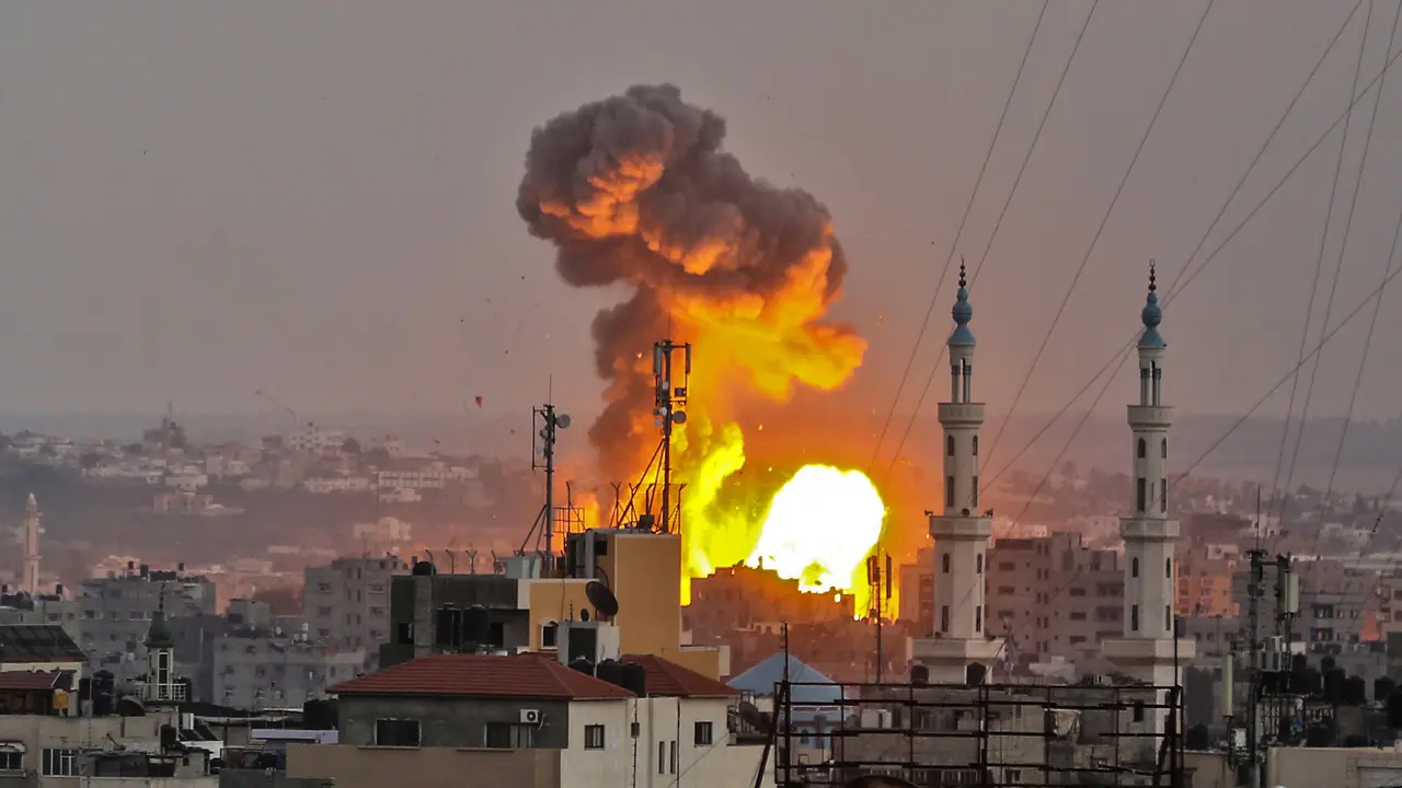 Buru Hamas, Israel Lancarkan Serangan Besar-besaran ke Jalur Gaza