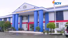 Ada tiga kelompok imigran yang menghuni trotoar di Jalan Peta Selatan, Kalideres sejak Agustus 2017, tepat di depan rumah detensi.
