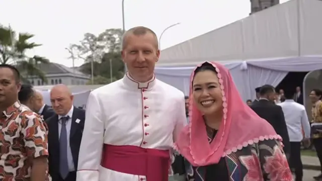 Yenny Wahid Bertemu Paus Fransiskus di Masjid Istiqlal. [@yennywahid]