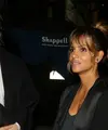 Halle Berry da Keanu Reeves dikabarkan berencan! (Public)