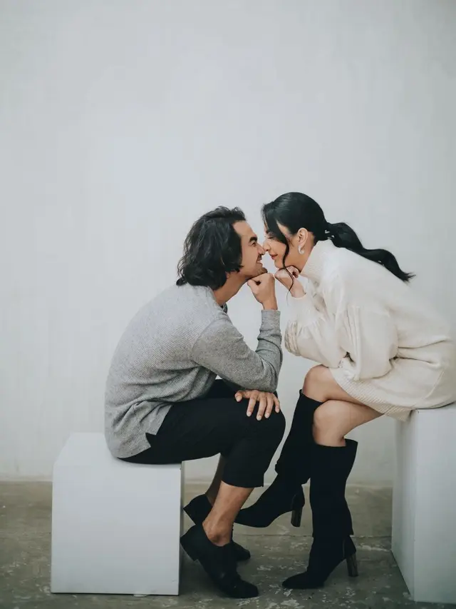 [Fimela] Tyas Mirasih dan Tengku Tezi