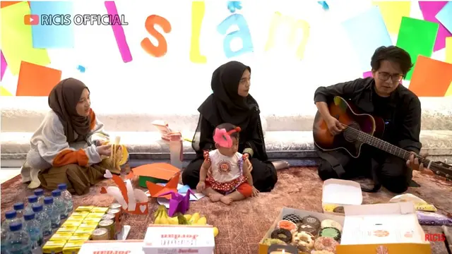 6 Momen Nissa Sabyan Momong Baby Moana Anak Ria Ricis, Terlihat Santai