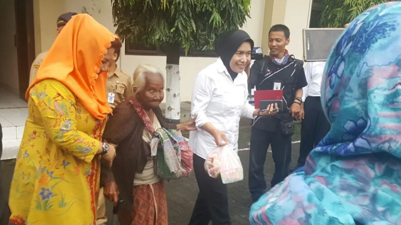 Nenek Pengemis