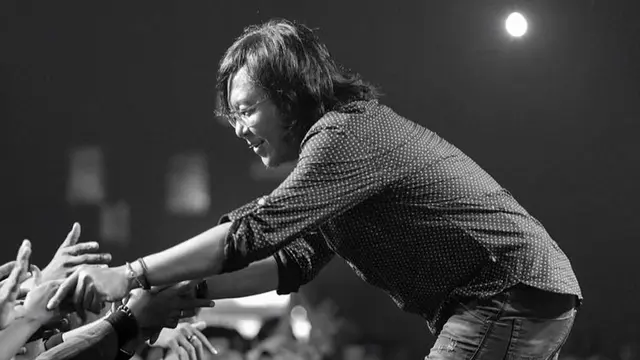 FOTO:  Gaya Ari Lasso Saat di Atas Panggung, Tampil Memukau