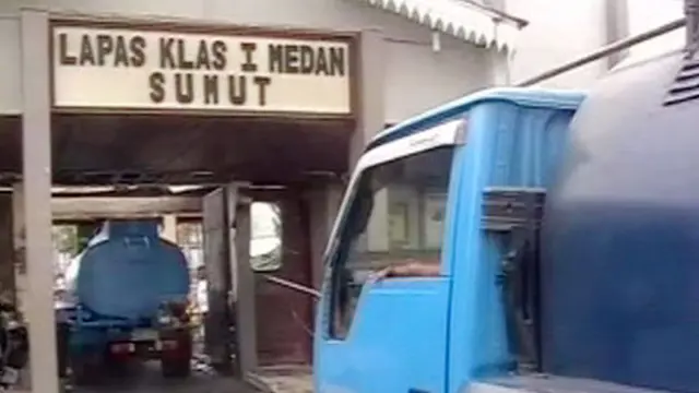 Ratusan Prajurit TNI Bersihkan Puing Lapas Tanjung Gusta