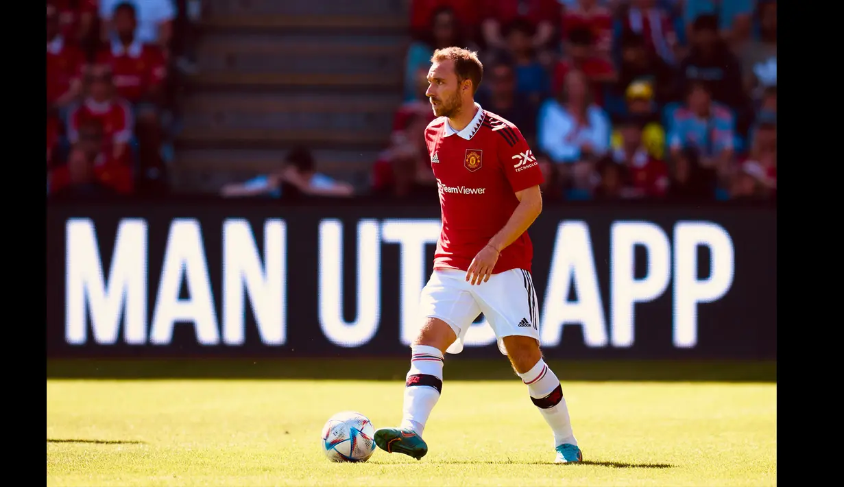Christian Eriksen pun mencuri perhatian dan langsung memberi dampak instan untuk lini serang MU. (Twitter/@ManUtd)