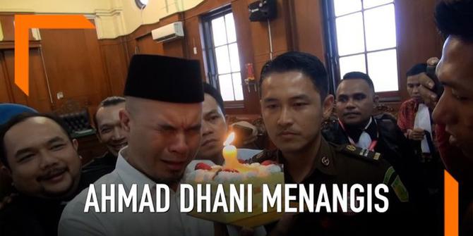 VIDEO: Ahmad Dhani Menangis di Ruang Sidang, Ada Apa?