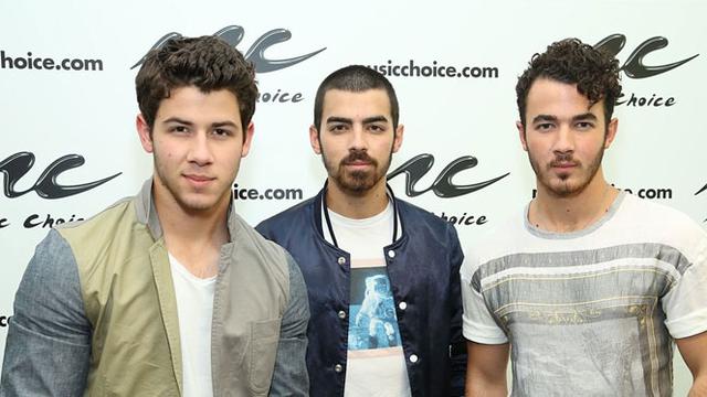jonas-brother-140210b.jpg