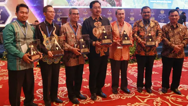 Raih 5 Kali WTP Berturut-turut, Bupati Siak Kembali Terima Penghargaan dari Menkeu