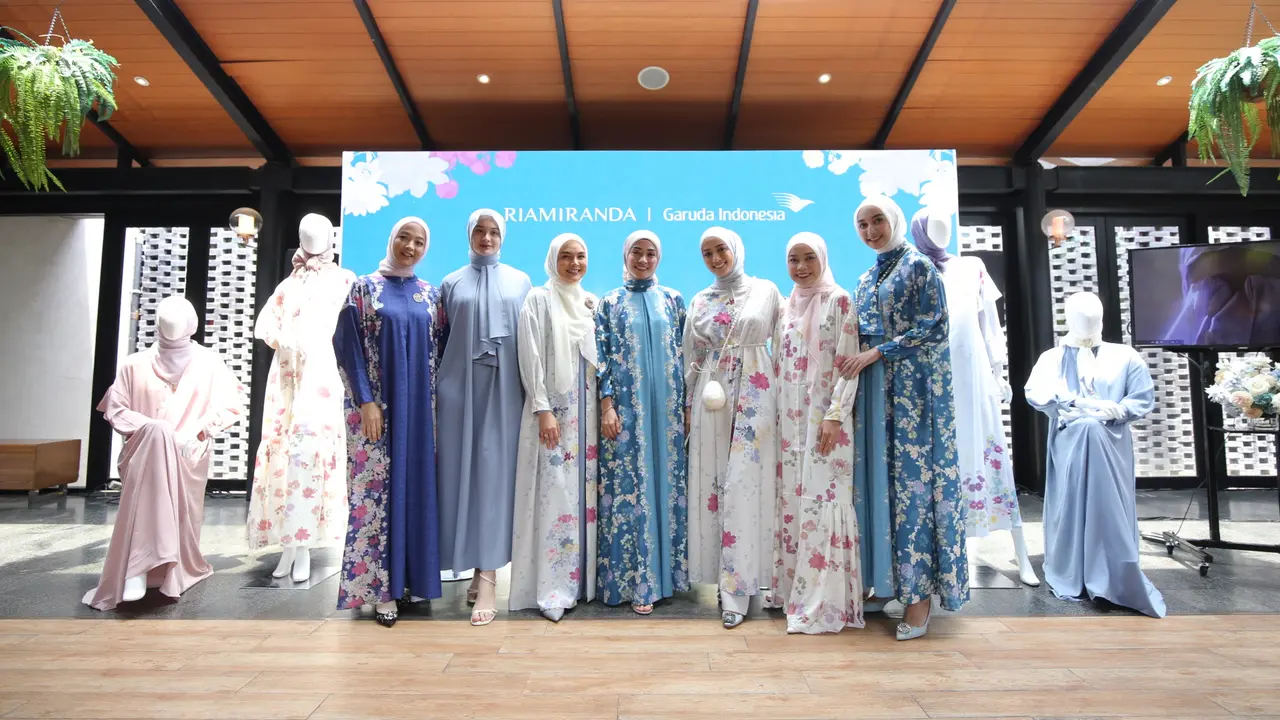 RiaMiranda Lengkapi Kenyamanan Ibadah Haji dan Umrah dengan Koleksi Kolaborasi Garuda Indonesia