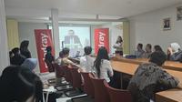 Para pakar dari RS YPK Mandiri dan RSCM yang mendalami uroginekologi yakni bidang kedokteran seputar saluran kemih dan organ panggul wanita berbagi ilmu dan teknologi terbaru. (Dok Istimewa)