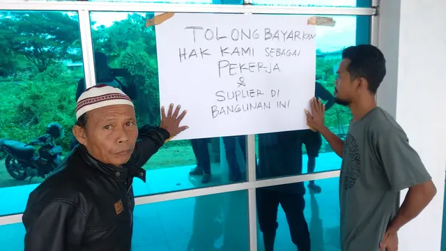 Buruh Bangunan Segel Puskesmas