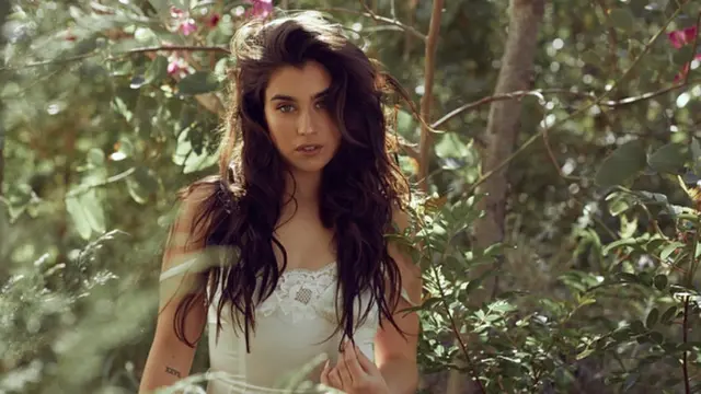 [Bintang] Lauren Jauregui