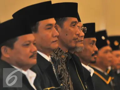 Presiden Joko Widodo (ketiga kiri) saat menghadiri acara peringatan Milad ke-17 PBB serta pelantikan pengurus PBB 2015-2020 di Jakarta, Senin (10/8/2015). Menurut Yusril, kehadiran Presiden mempunyai arti penting bagi PBB. (Liputan6.com/Herman Zakharia)