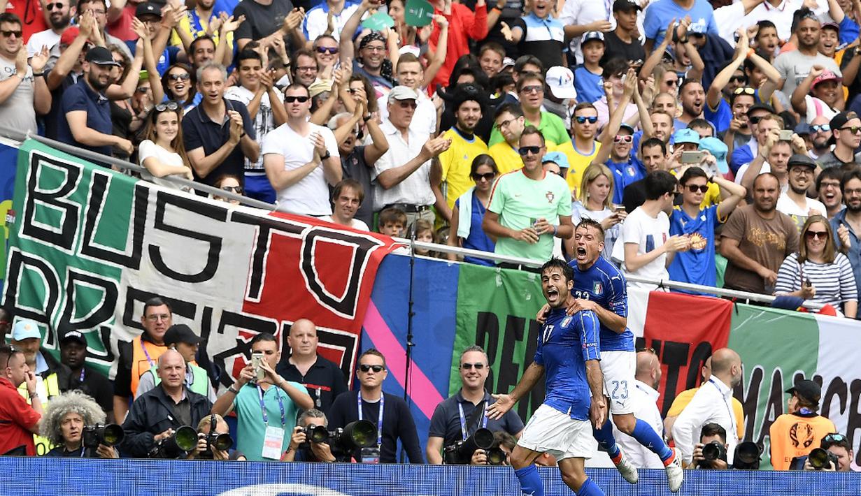 Selebrasi pemain Italia, Citadin Martins Eder, setelah mencetak gol ke gawang Swedia pada laga Grup E Piala Eropa 2016 di Stadium de Toulouse, Jumat (17/6/2016). (AFP/Jonathan Nackstrand)