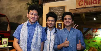 The Overtunes menjajal langkah baru di dunia akting. Grup band yang digawangi tiga bersaudara Mikha Angelo, Reuben Nathaniel, dan Mada Emmanuelle tak ingin hanya berkarya di ranah musik saja. (Nurwahyunan/Bintang.com)