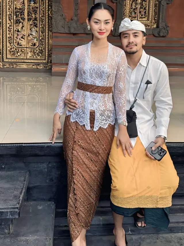 Inspirasi Model Kebaya 5 Seleb Rayakan Galungan 2025, Anggun dan Memesona