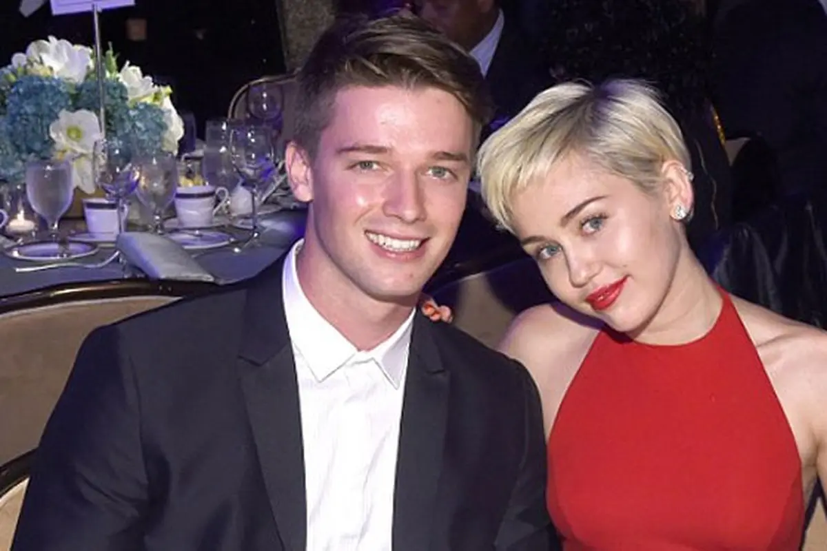 [Bintang] Miley Cyrus - Patrick Schwarzenegger