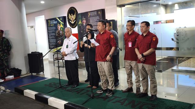 Kejaksaan Agung (Kejagung) menetapkan empat orang tersangka terkait kasus dugaan suap dan gratifikasi terkait putusan bebas Gregorius Ronald Tannur yang terlibat kasus pembunuhan dan penganiayaan.