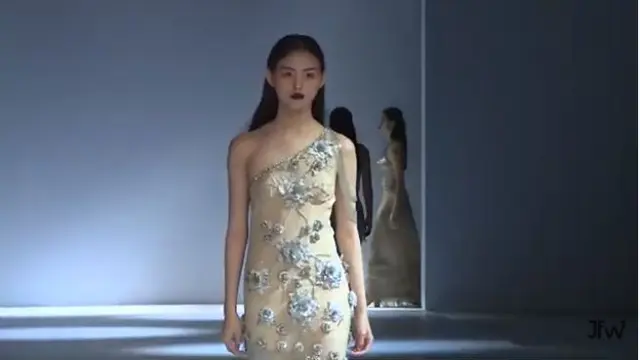 Mendadak Rindu Barli Asmara di Panggung Jakarta Fashion Week 2021