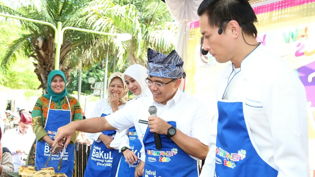 Alasan Bupati Banyuwangi Kerap Rapat di Dalam Mobil