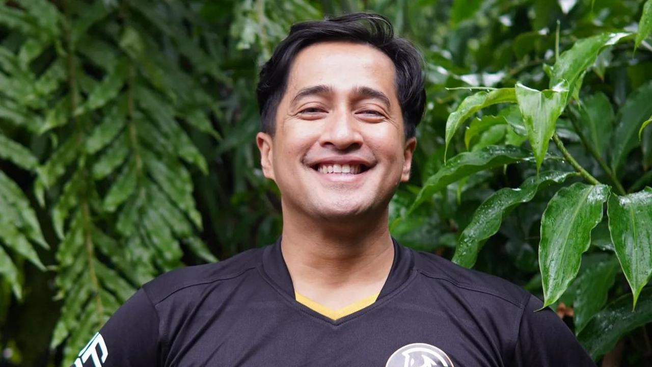 Irfan Hakim Menolak Tua, Tak Ingin Ada Jarak dengan Anak